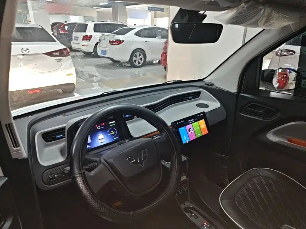 Wuling MINIEV — миниатюра 10