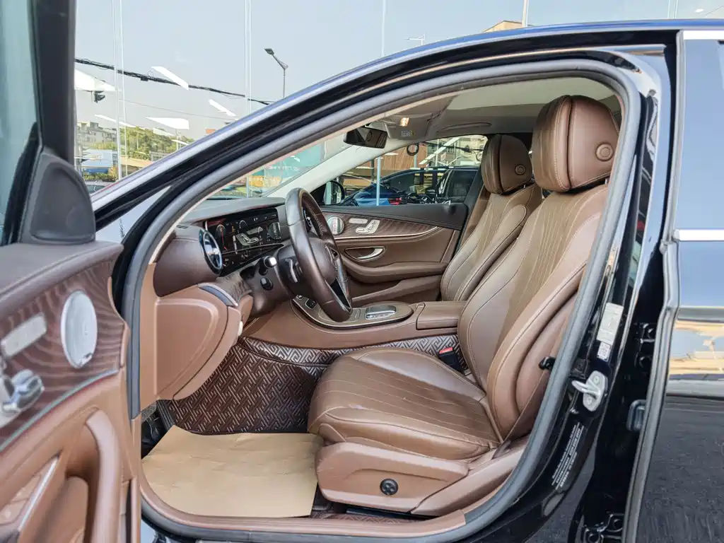 MERCEDES-BENZ E CLASS