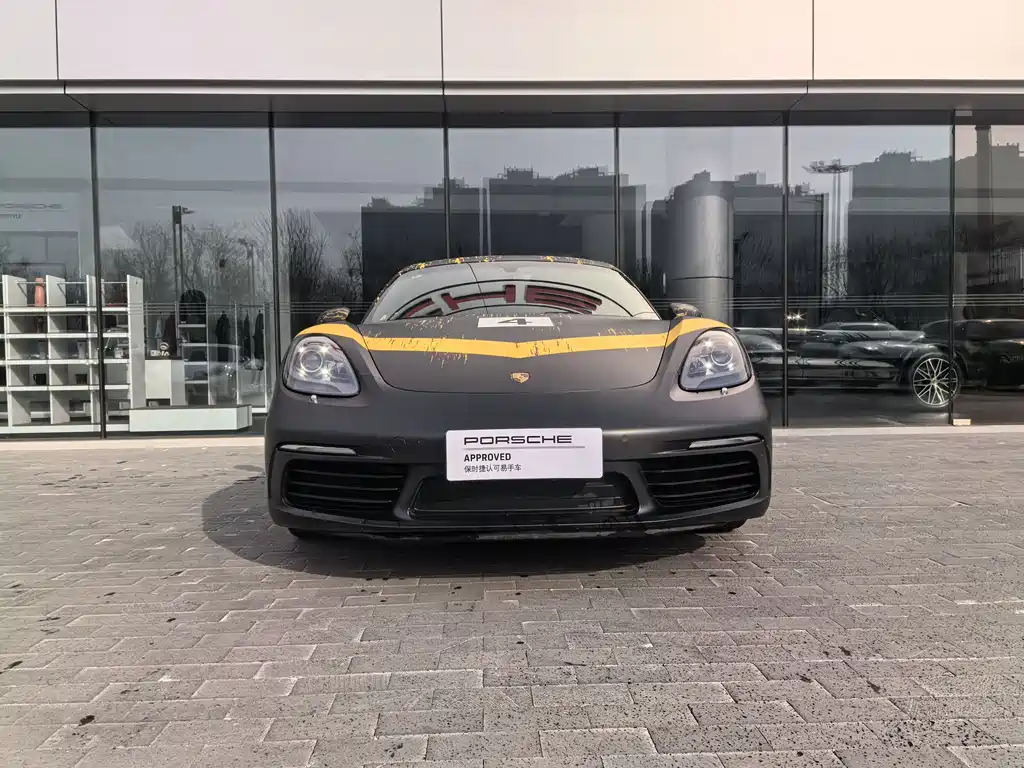 PORSCHE 718