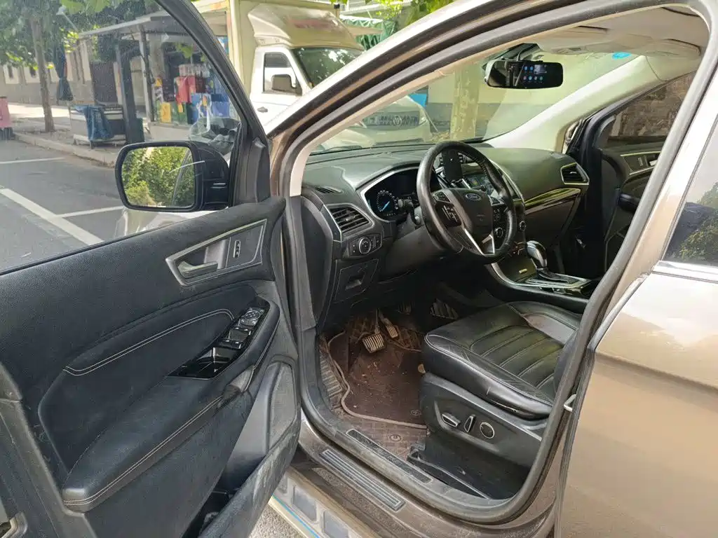 Ford Edge — миниатюра 14