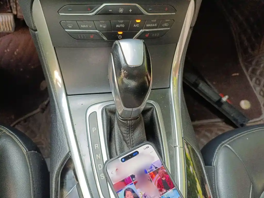 Ford Edge — миниатюра 7