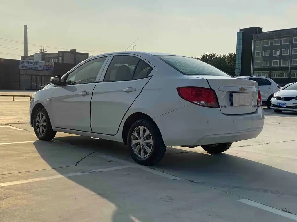Chevrolet Sail — миниатюра 16