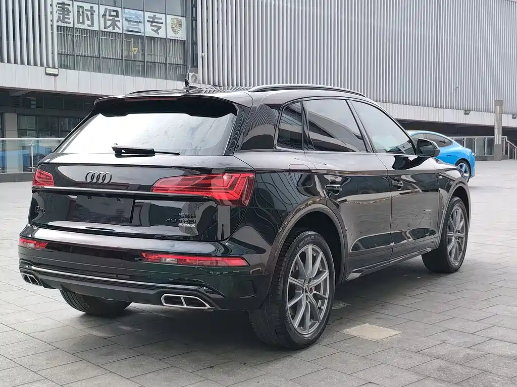 Audi Q5L 2022 — фото 10
