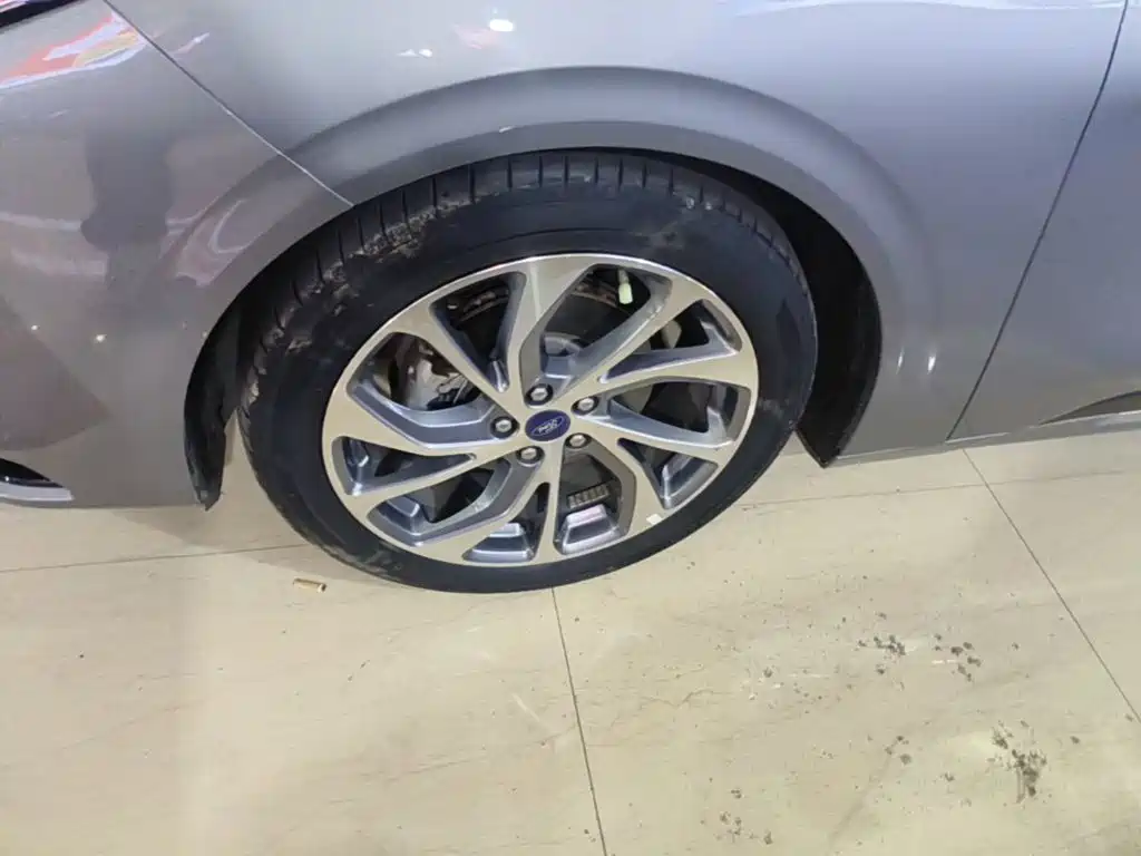 Ford Mondeo — миниатюра 23