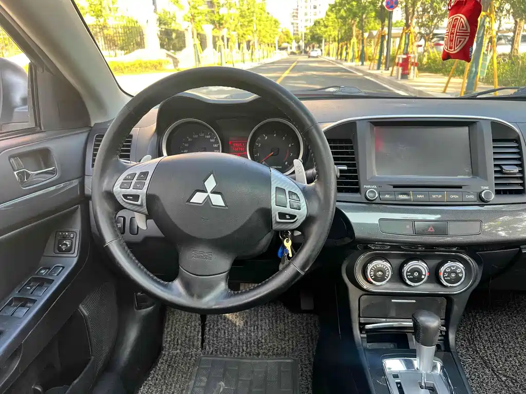 Mitsubishi Lancer EX — миниатюра 8