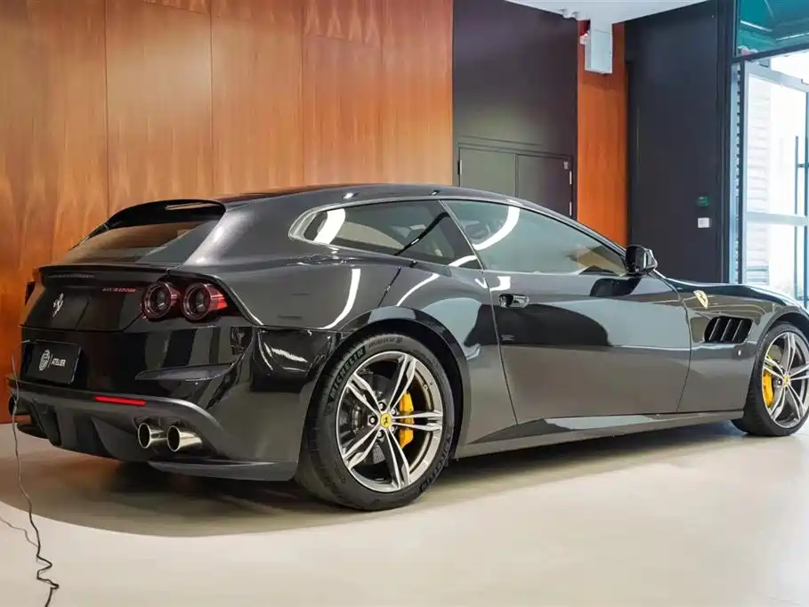 Ferrari GTC4Lusso 2016 6.3L V12
