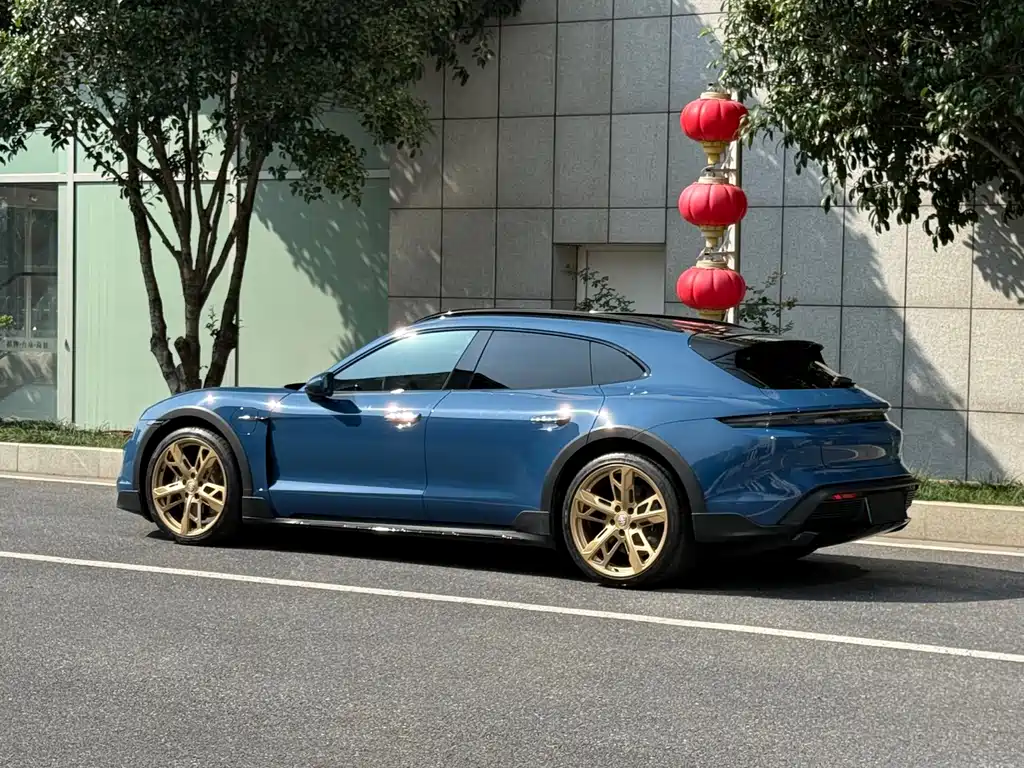 Porsche Taycan — миниатюра 4