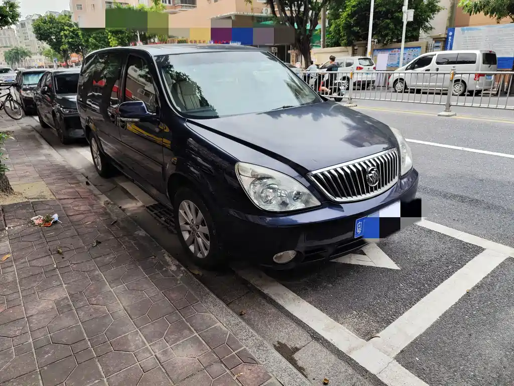 Buick GL8 — миниатюра 2