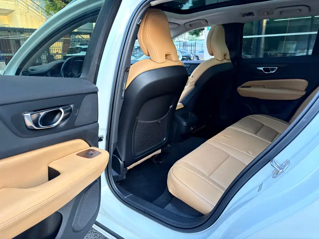 Volvo V60 — миниатюра 9