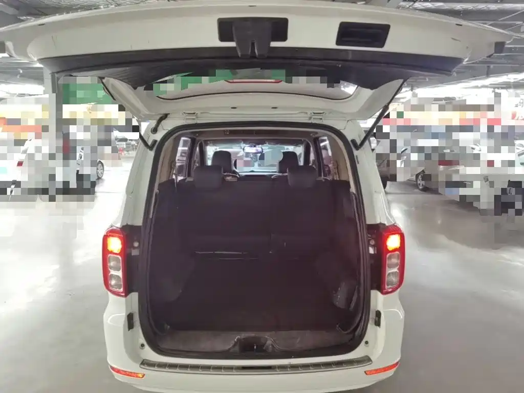 Wuling Hongguang — миниатюра 19