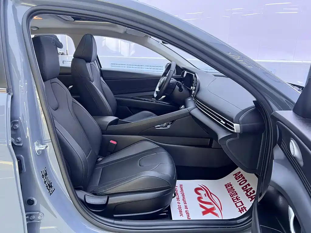 Hyundai Elantra — миниатюра 18