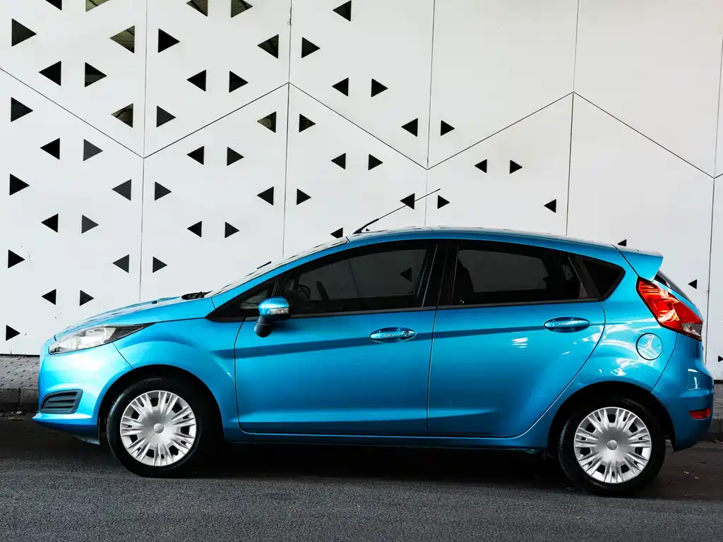 Ford Fiesta — миниатюра 6