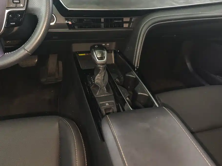 Toyota Camry — миниатюра 16
