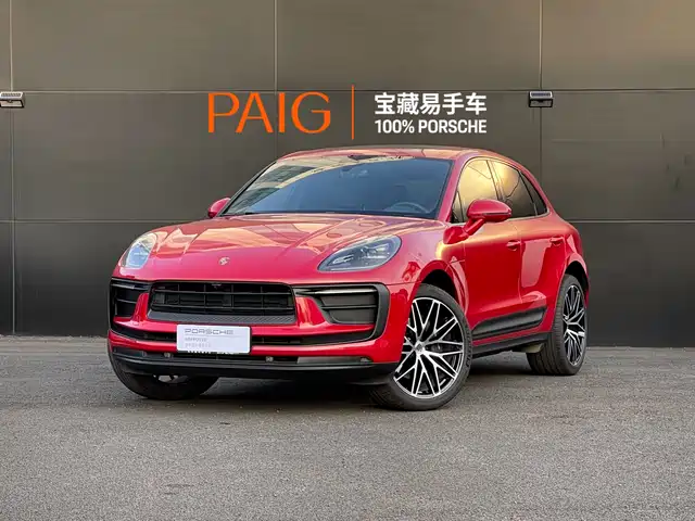 PORSCHE MACAN