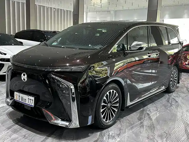 2024 GAC Hycan V09