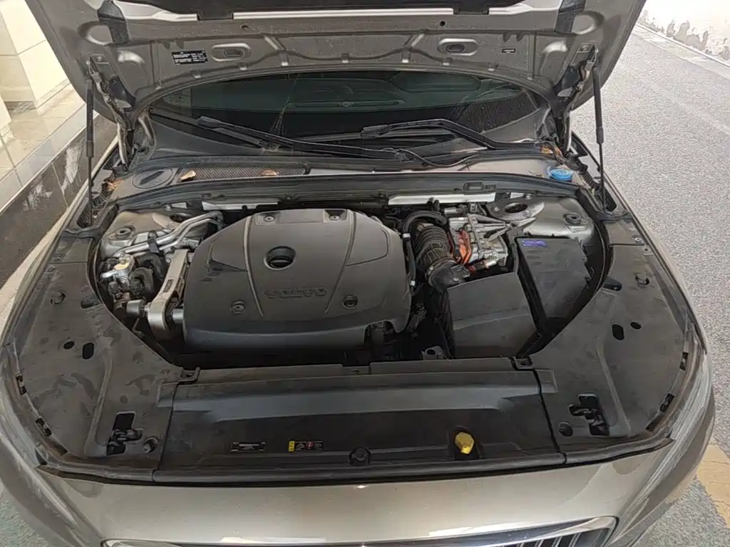 Volvo S90 PHEV — миниатюра 25