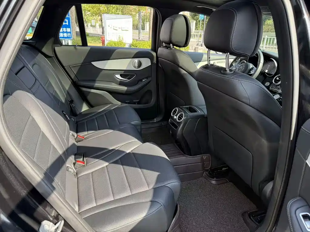 Mercedes-Benz GLC — миниатюра 12