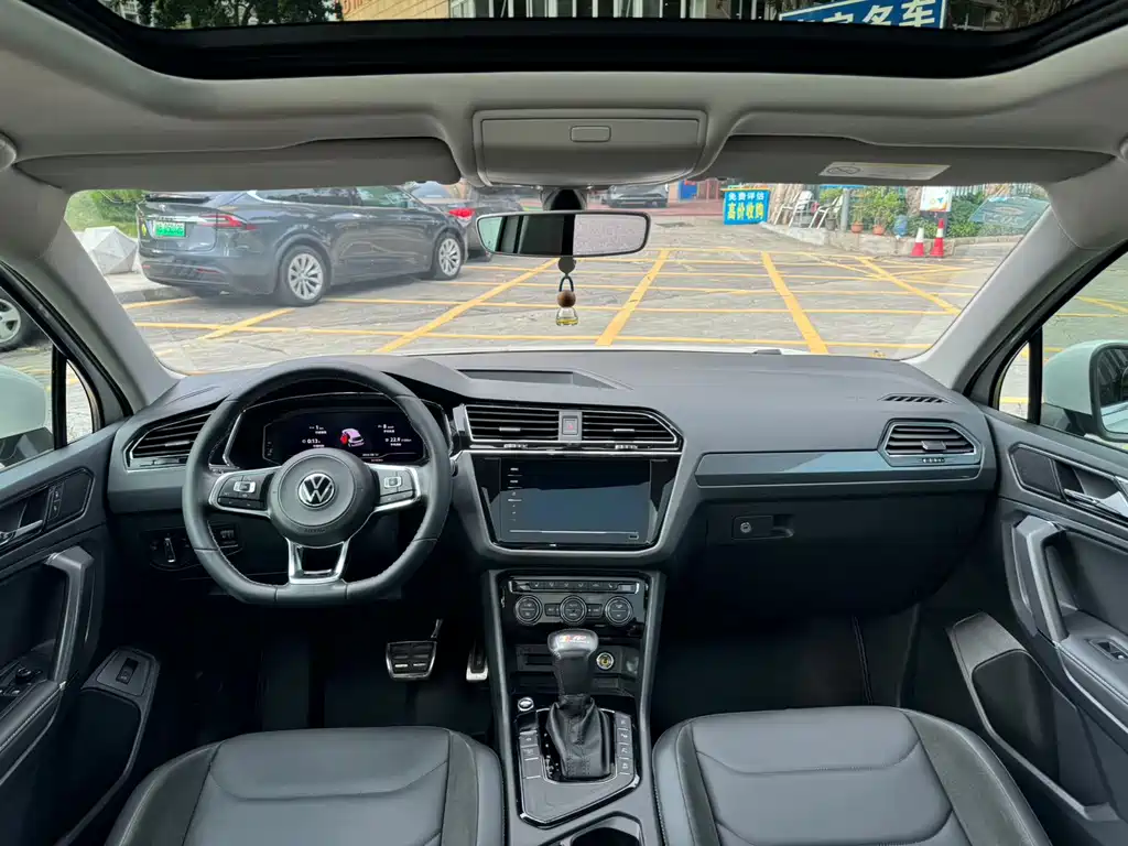 Volkswagen Tiguan L — миниатюра 7
