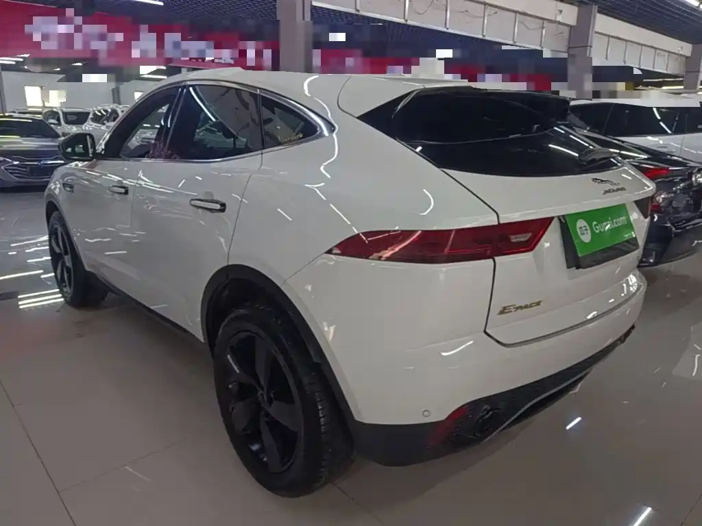 Jaguar E-PACE — миниатюра 5