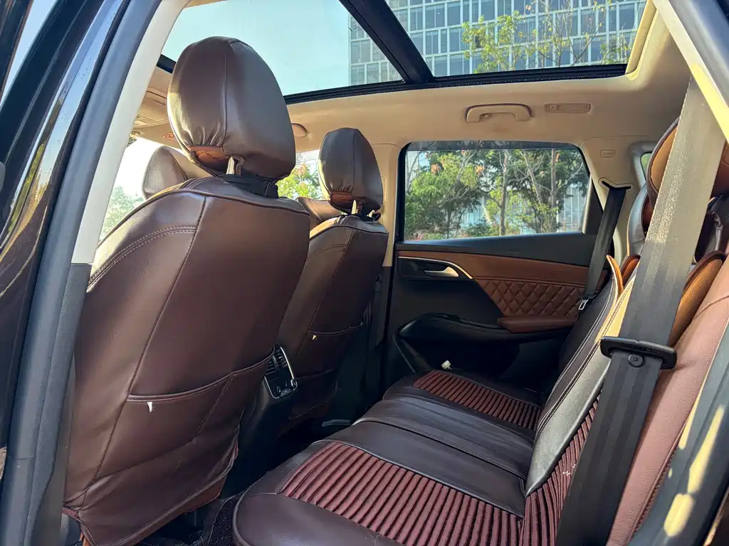 Borgward BX7 — миниатюра 7