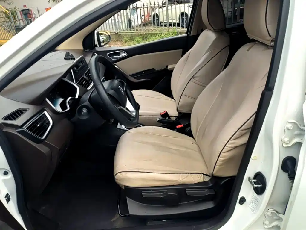 Baojun 310W — миниатюра 15