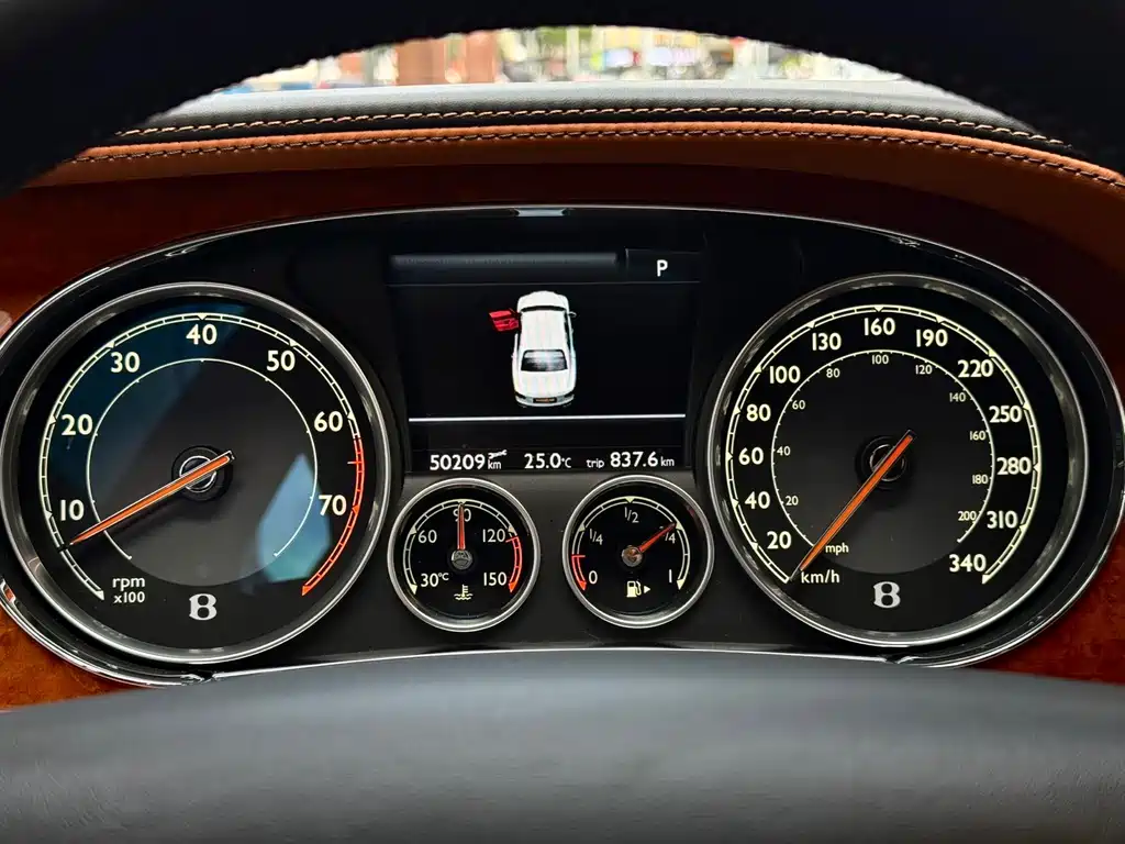 Bentley Flying Spur — миниатюра 15