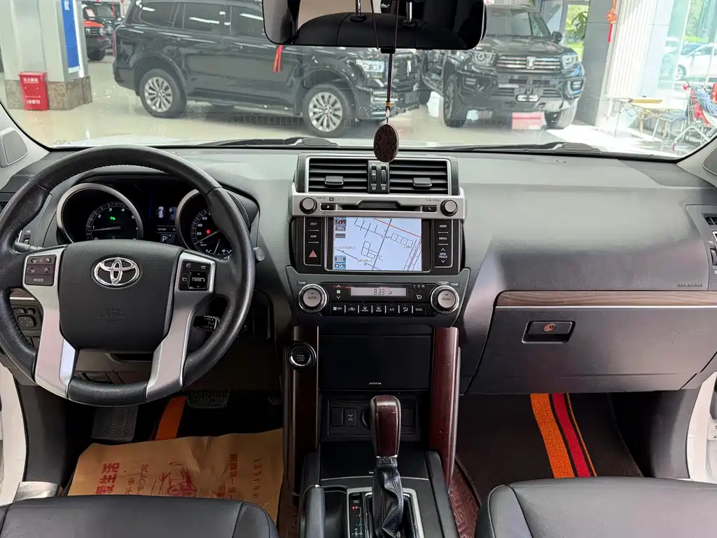 Toyota Prado — миниатюра 7