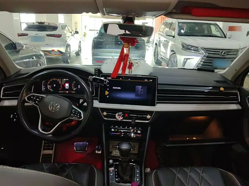 Volkswagen Tiguan L — миниатюра 10