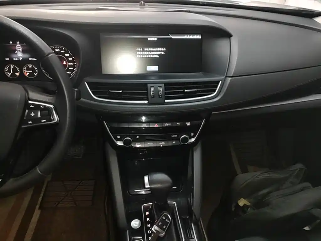 Borgward BX7 — миниатюра 13
