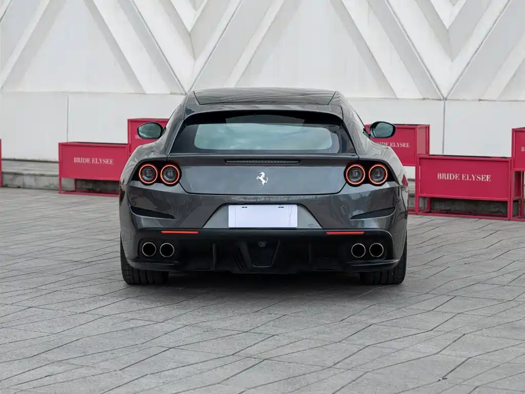 Ferrari GTC4Lusso 2017 3.9T V8