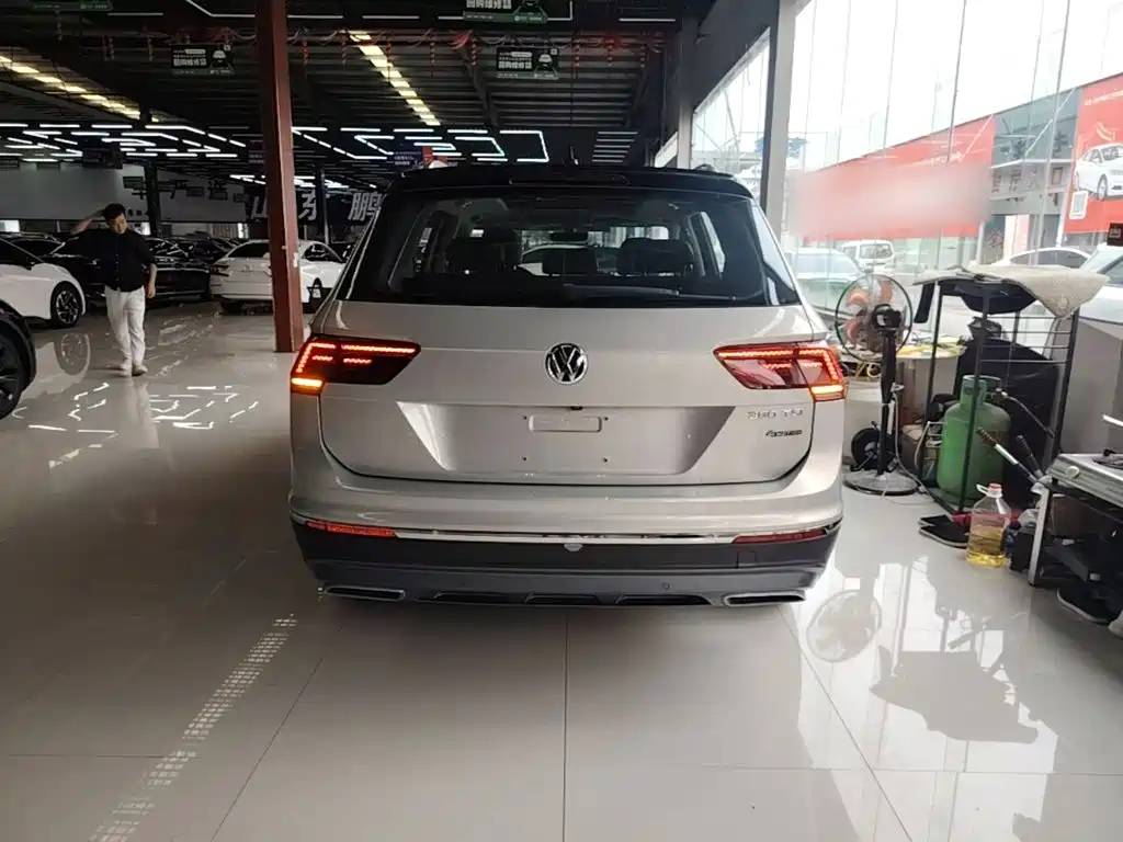 Volkswagen Tiguan L — миниатюра 6