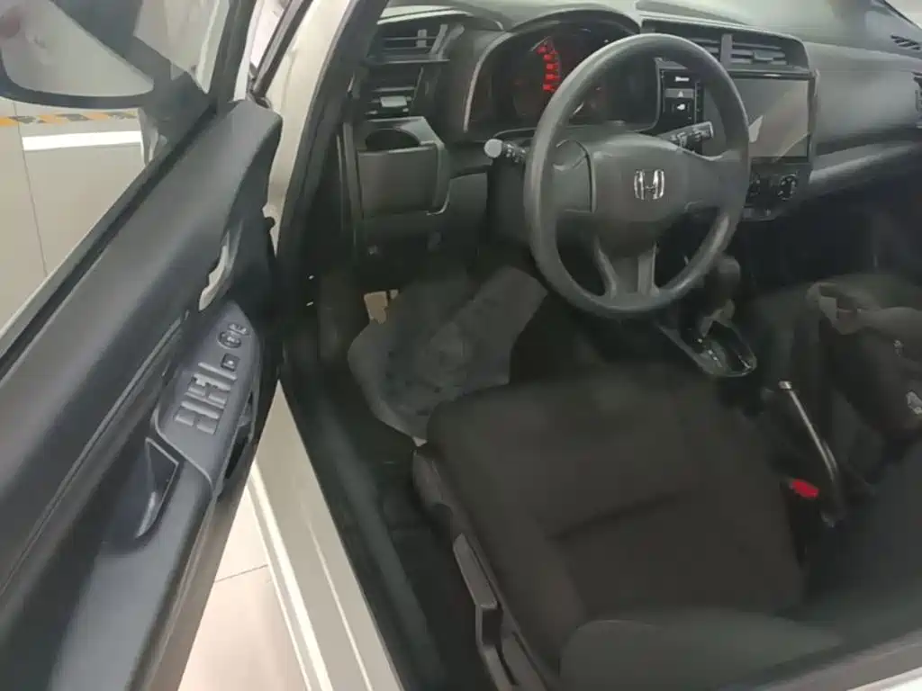 Honda Fit — миниатюра 16