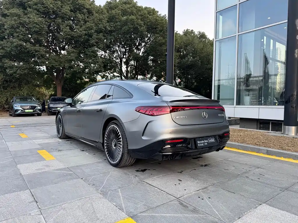 MERCEDES-BENZ EQS AMG