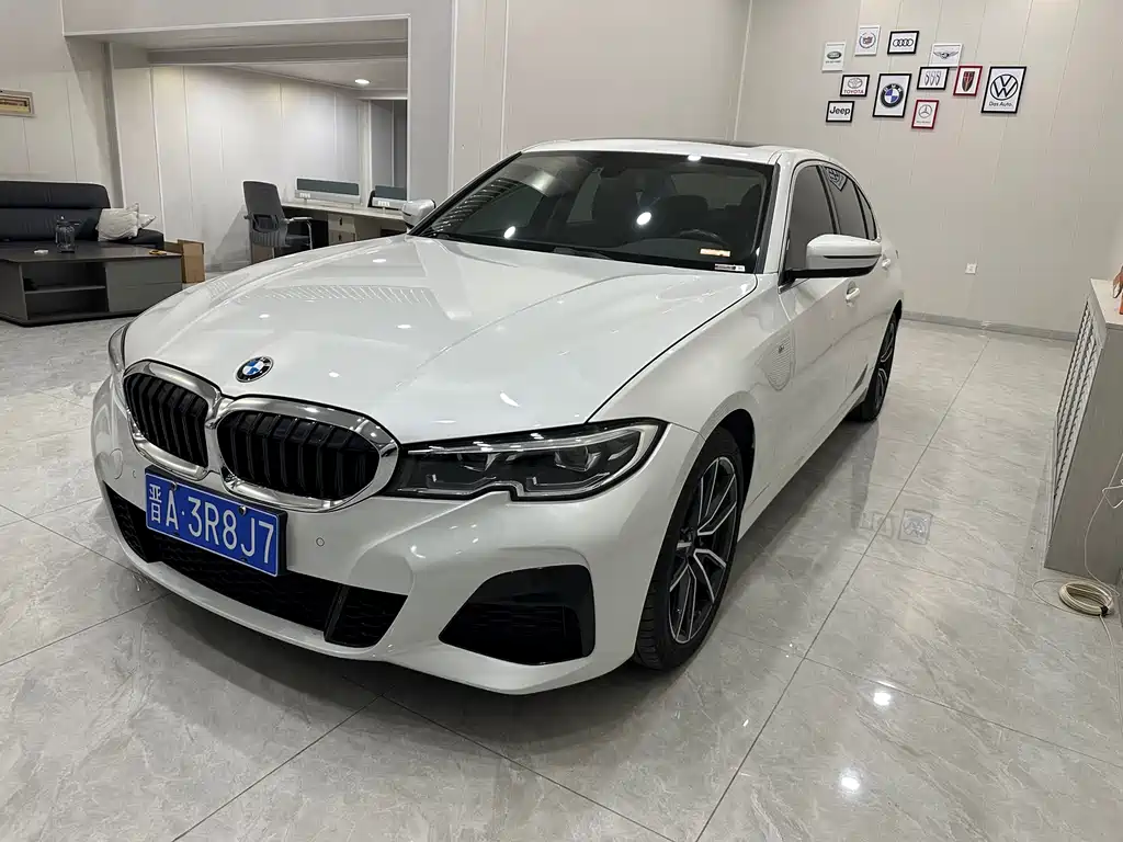 BMW 3 Series 2021