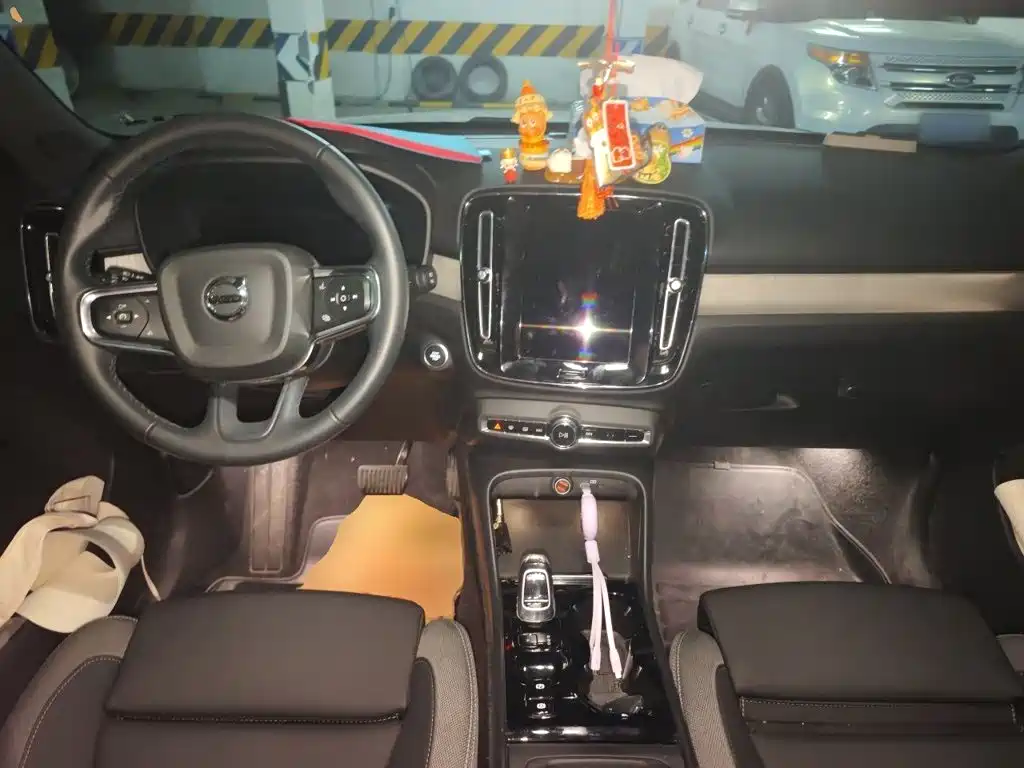 Volvo XC40 — миниатюра 10