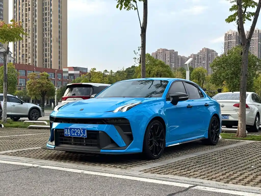 Lynk & Co 03 2022