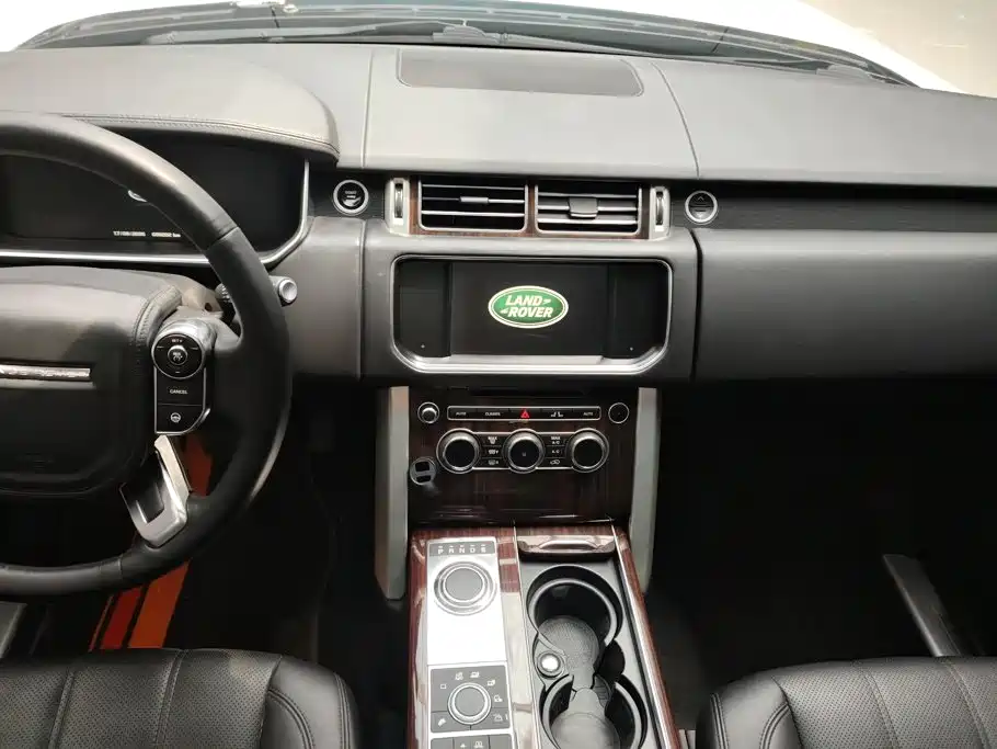 Land Rover Range Rover — миниатюра 13