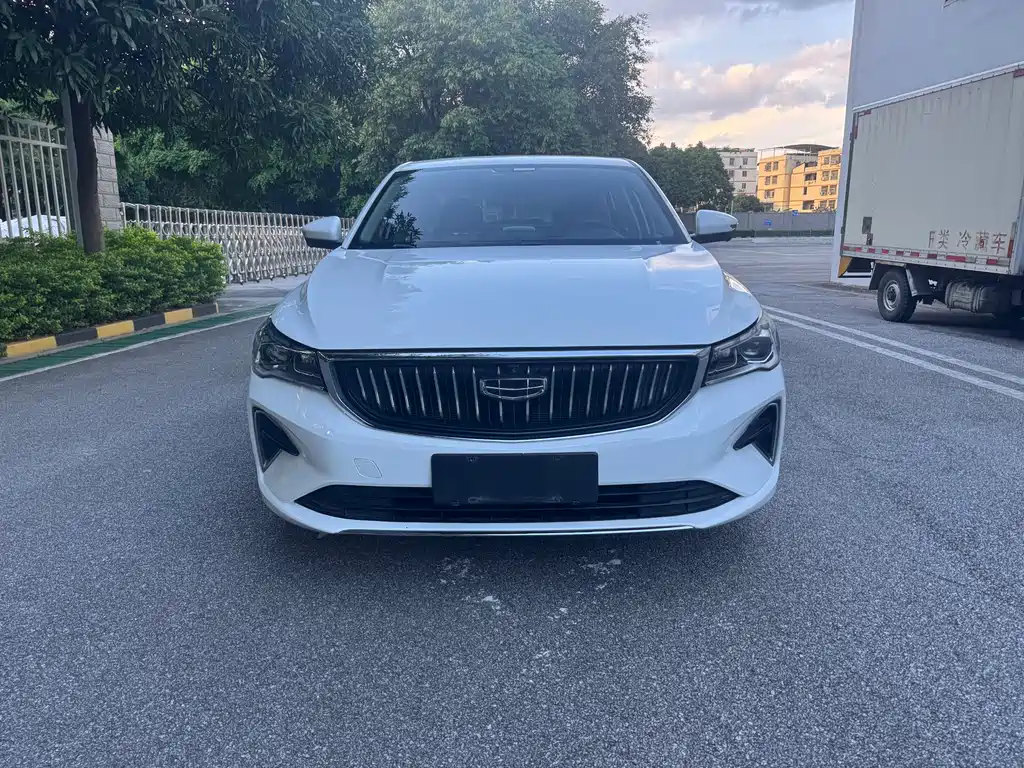 Geely Emgrand 2022 4 1.5L CVT Flagship