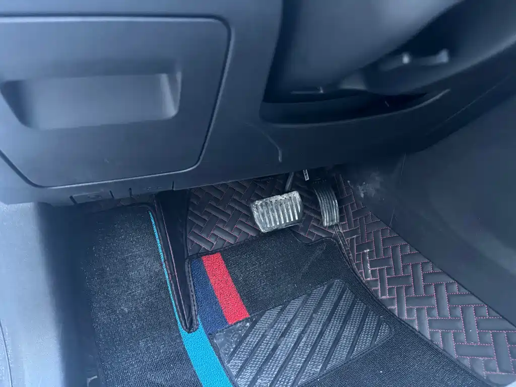 Geely Emgrand 2022 4 1.5L CVT Flagship