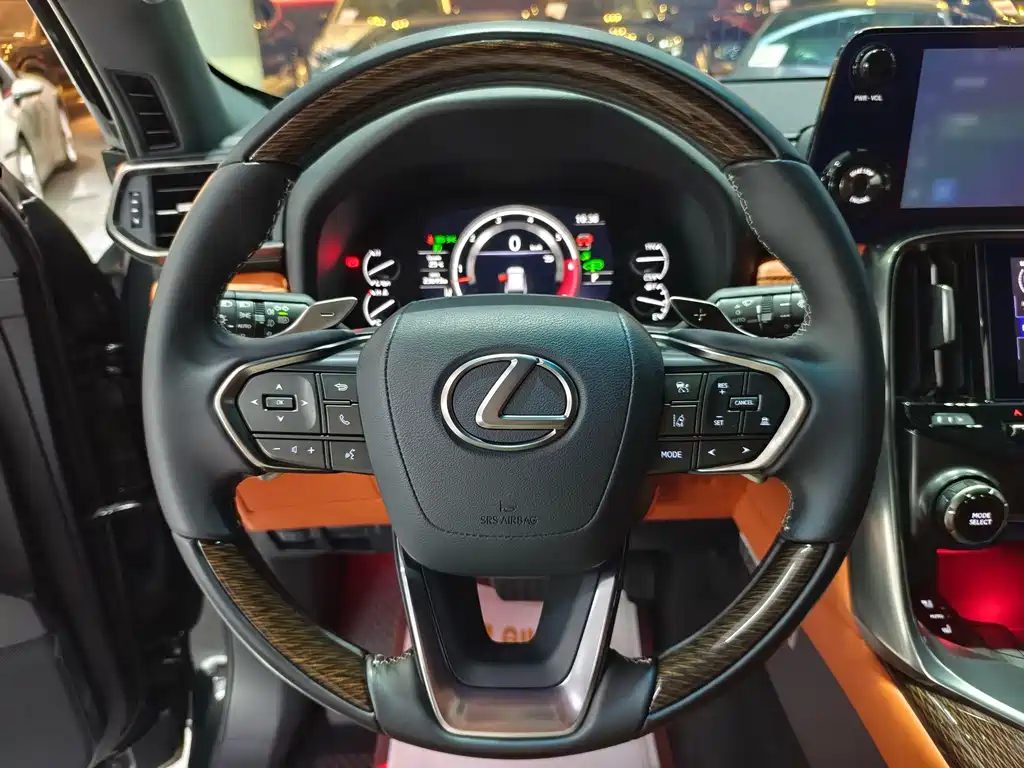 Lexus LX — миниатюра 15