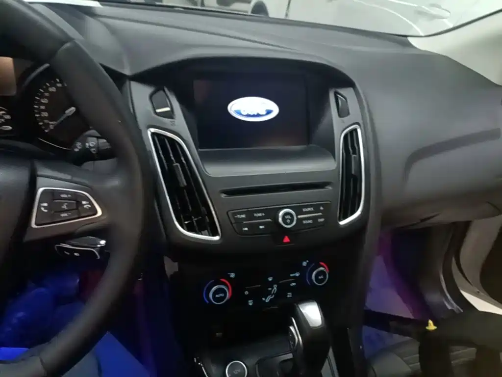 Ford Focus — миниатюра 13