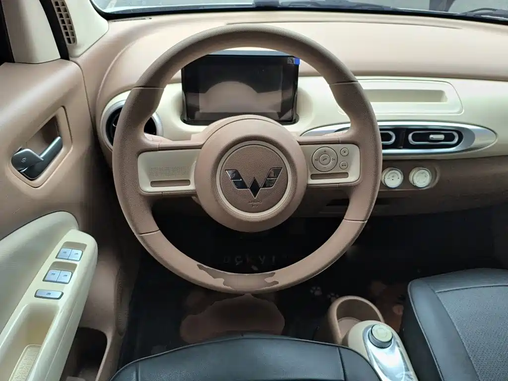 Wuling MINIEV — миниатюра 6