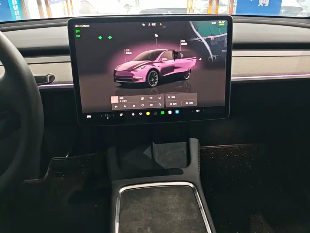 Tesla Model Y — миниатюра 13