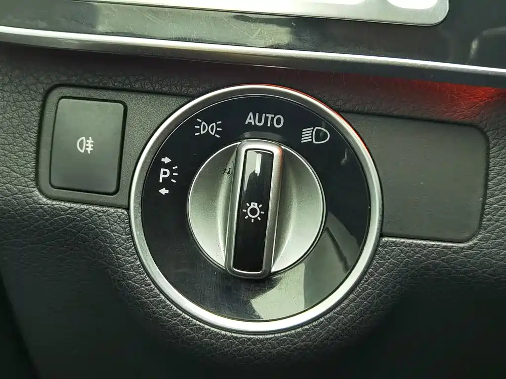 Mercedes-Benz E-Class — миниатюра 21