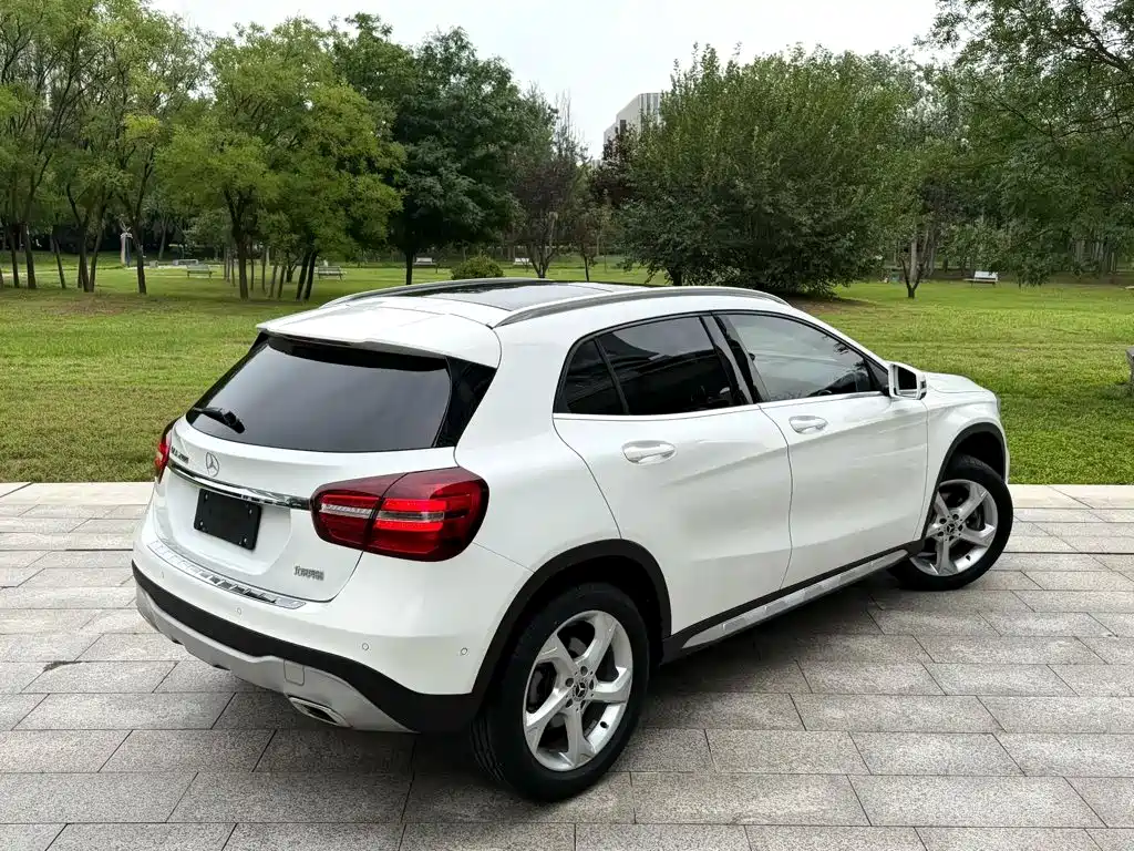 Mercedes-Benz GLA — миниатюра 5
