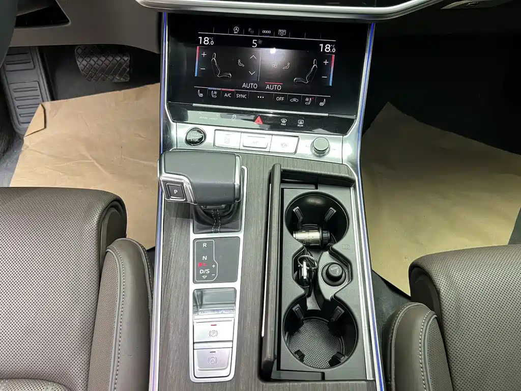 Audi A7L — миниатюра 9