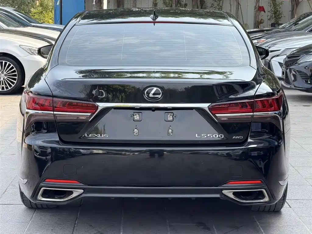 LEXUS LS
