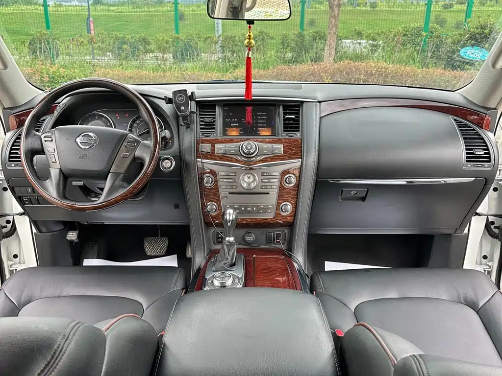 Nissan Patrol — миниатюра 11