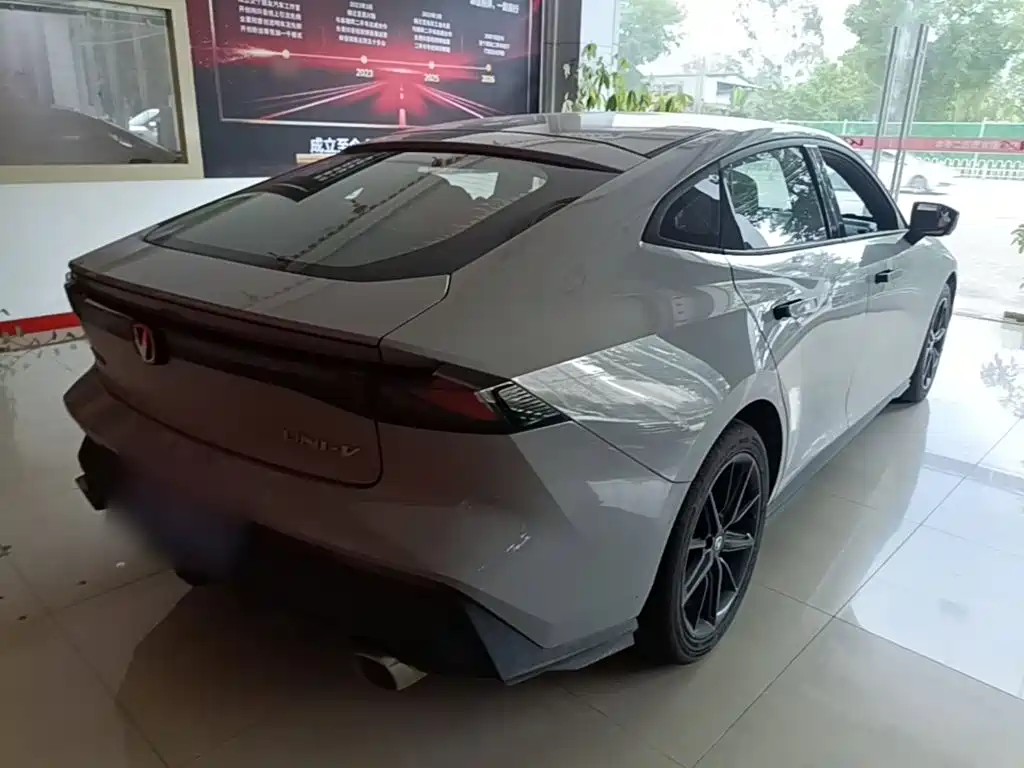 Changan UNI-V — миниатюра 7