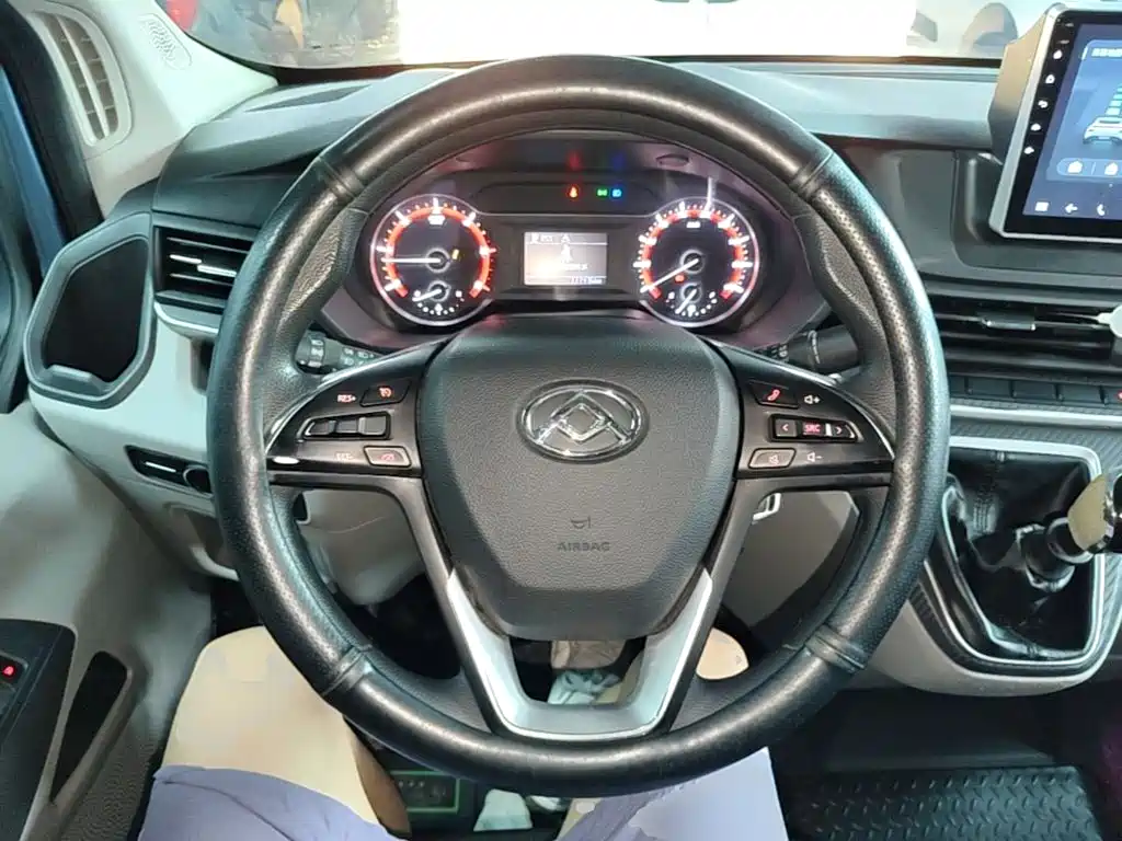 Maxus V90 — миниатюра 11
